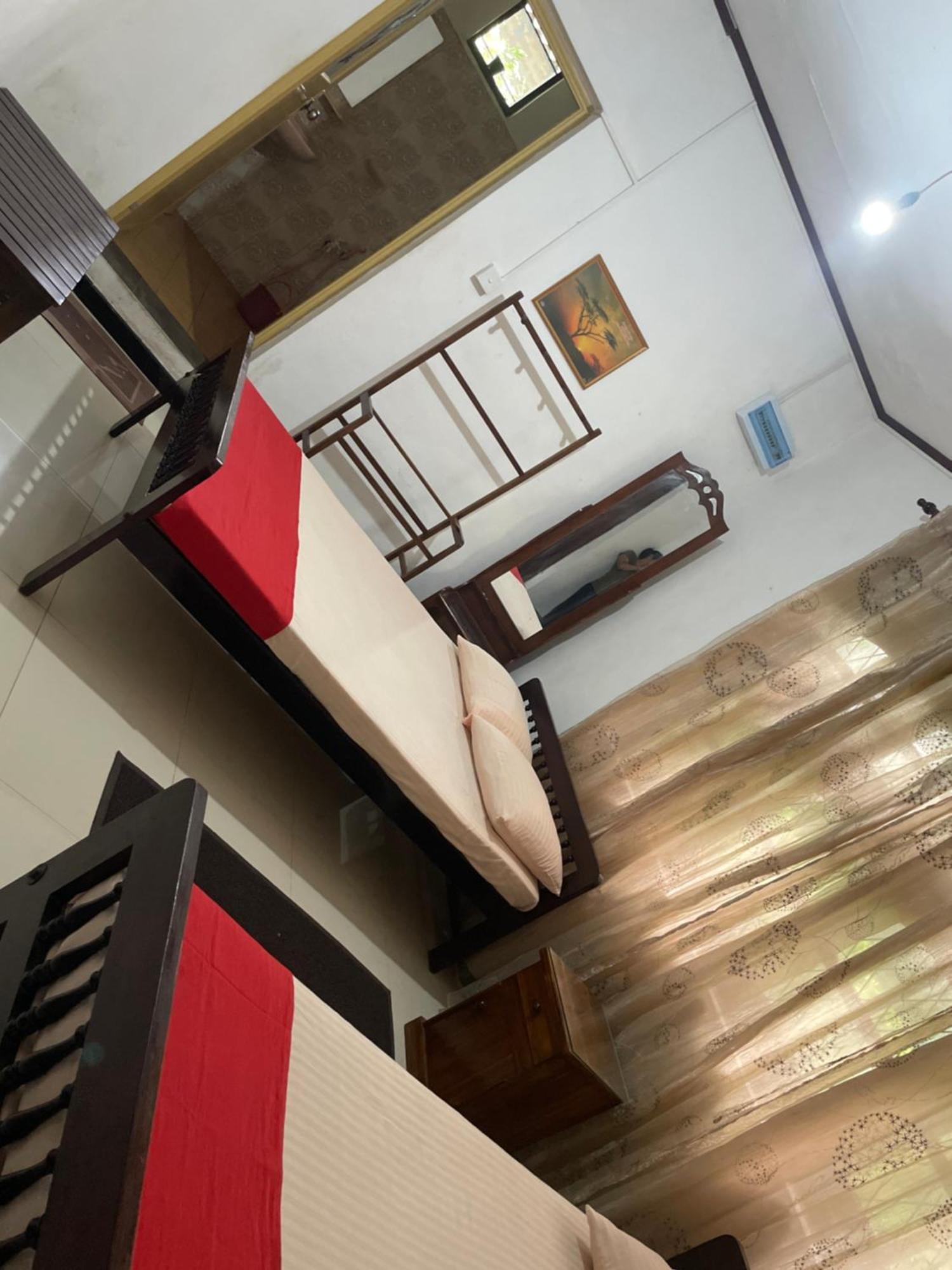 אנוראדפורה Olivia Homestay מראה חיצוני תמונה