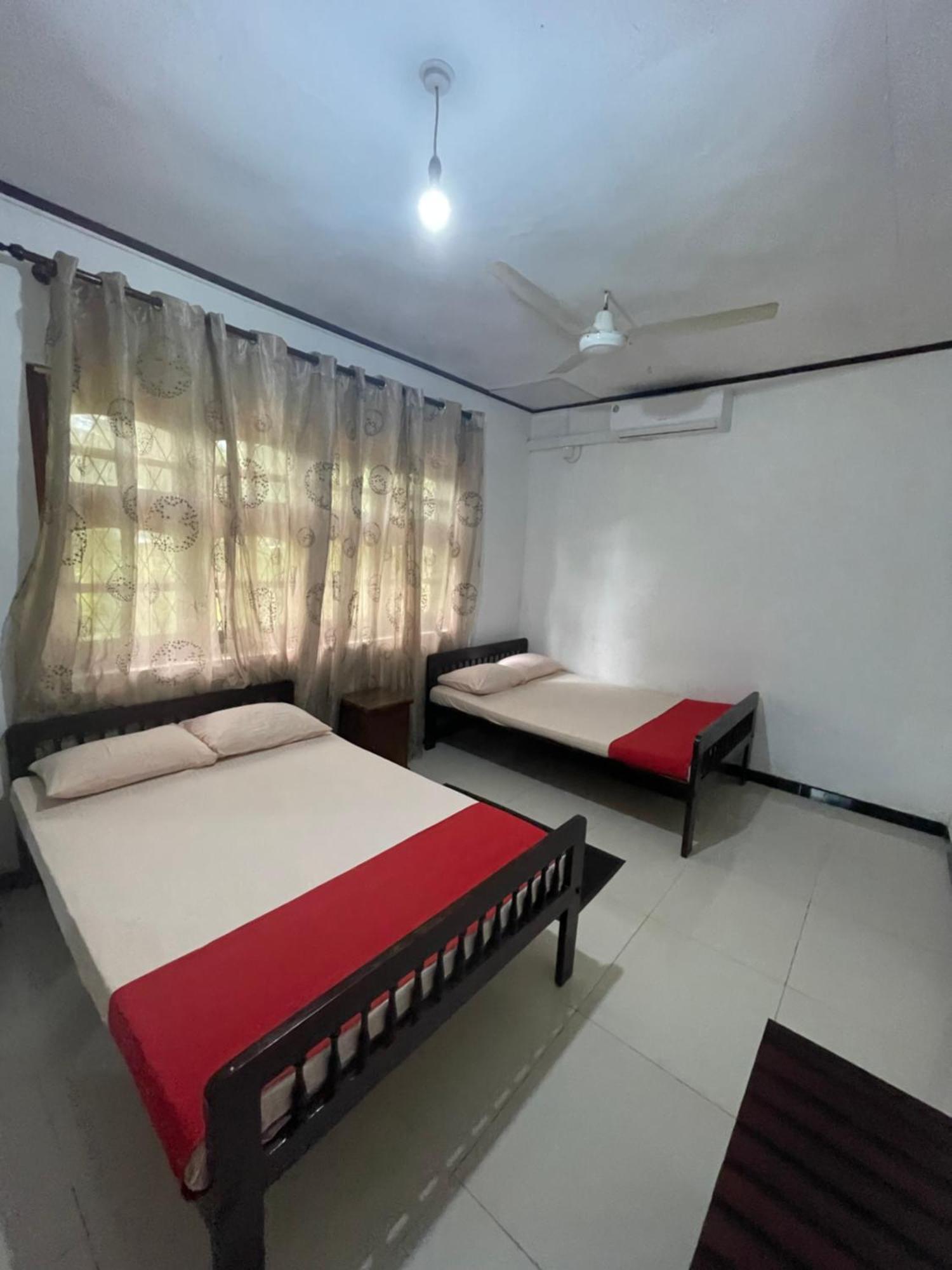 אנוראדפורה Olivia Homestay מראה חיצוני תמונה