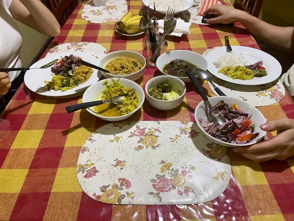 אנוראדפורה Olivia Homestay מראה חיצוני תמונה
