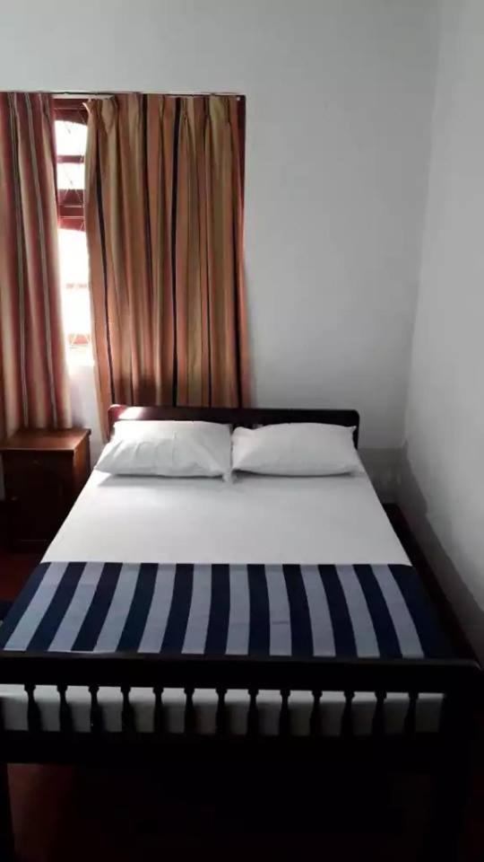 אנוראדפורה Olivia Homestay מראה חיצוני תמונה